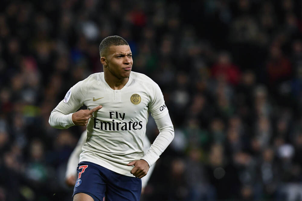 双向奔赴？记者：独行侠希望完成将浓眉送到老鹰的交易